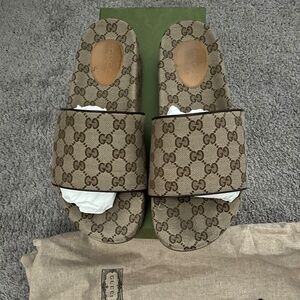 Gucci MENS Brown GG Logo Slide